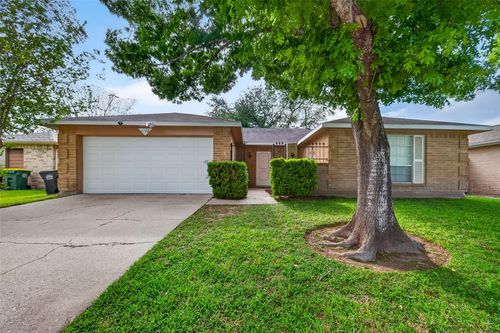 1122 Woodbridge Ave, Pearland, TX, 77584-2358 | Card Image