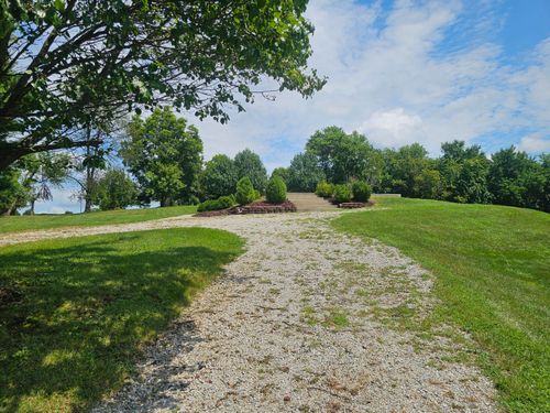 9230 E Bend Rd, Burlington, KY, 41005-8634 | Card Image