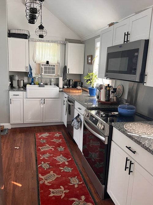 7 Leighton Ct, Gloucester, MA, 01930-3517 | Card Image