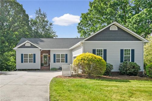 26 Robinhood Circle, Winston Salem, NC, 27106 | Card Image