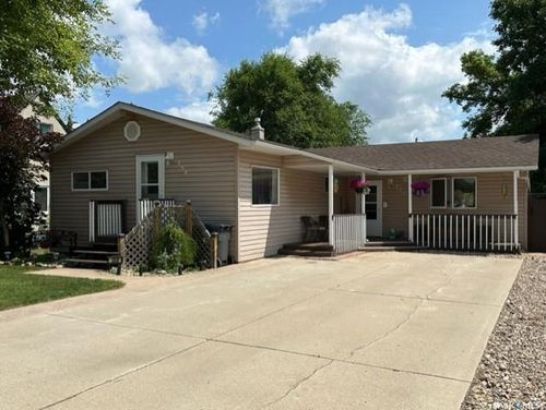 358 Prince Edward St, Melville, SK, S0A2P1 | Card Image