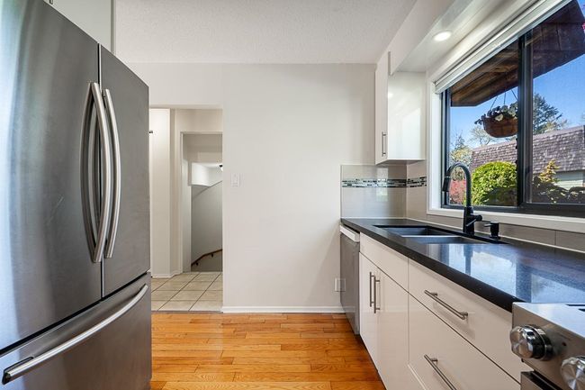 1116 Premier St, Townhouse with 4 bedrooms, 3 bathrooms and 3 parking in North Vancouver BC | Image 6
