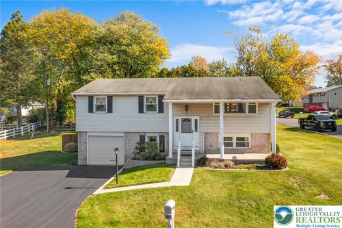 1141 Glick Ave, Allentown, PA, 18103-7940 | Card Image