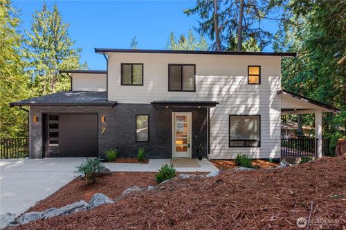 7 Maple Ct, Bellingham, WA, 98229-7804 | Card Image