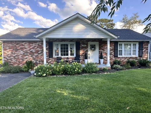 2940 Gaston Ave, Knoxville, TN, 37917-3415 | Card Image