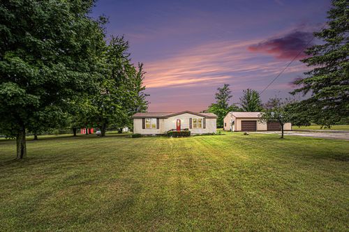 2771 W Arthur Rd, New Era, MI, 49446-8134 | Card Image