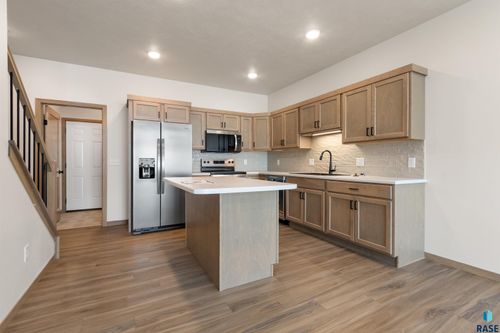 2402 E Jetty Pl Place, Sioux Falls, SD, 57108 | Card Image