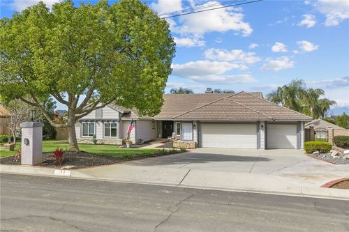 10717 Cleveland, Riverside, CA, 92503 | Card Image