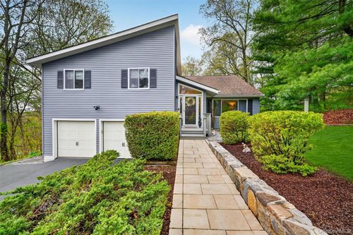 25 Di Rubbo Dr, Cortlandt Mnr, NY, 10567-2613 | Card Image