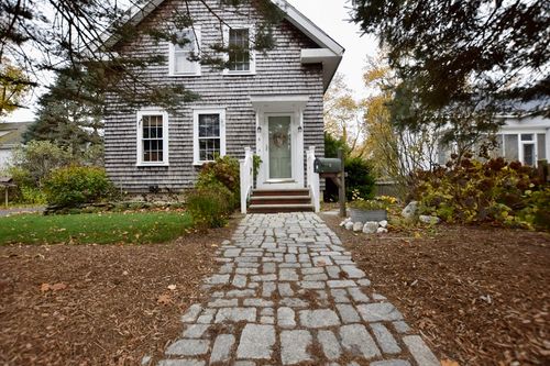 6 Barrows St, Middleboro, MA, 02346-2202 | Card Image