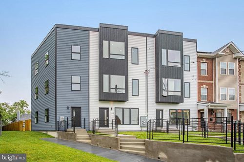 4902 D St Se, WASHINGTON, DC, 20019-6132 | Card Image
