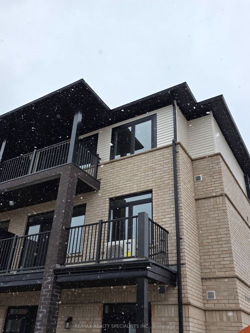 81 Thatcher St, Cambridge, ON, N3C0C5 | Card Image