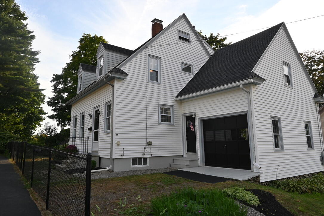 Greenlief St, Augusta, ME 04330