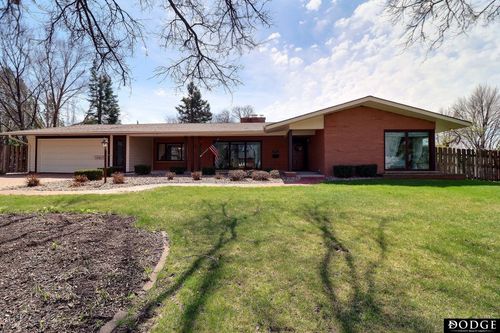 1943 Parkview Dr, Fremont, NE, 68025-4479 | Card Image