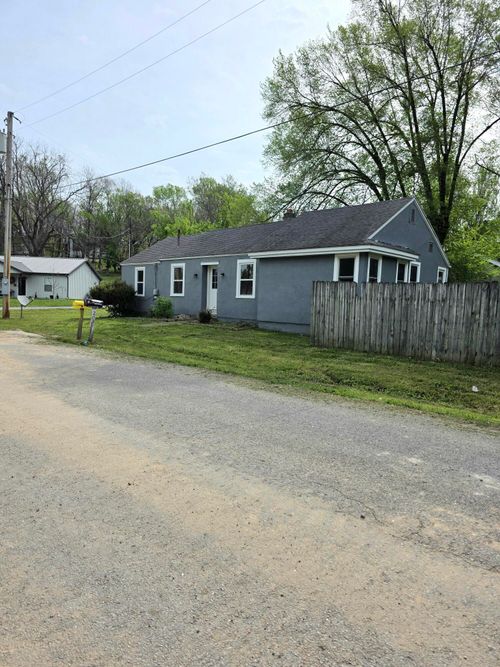 202 N Ash Ave, Mansfield, MO, 65704-9102 | Card Image