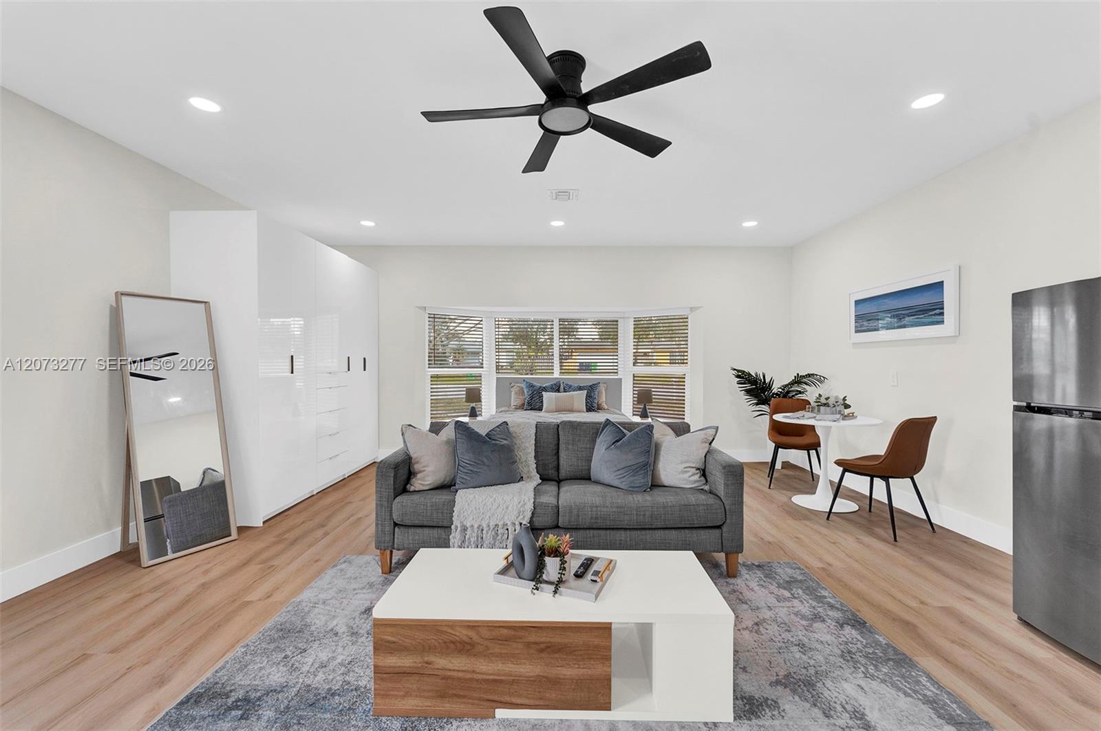 Residential Lease in Sunrise 3