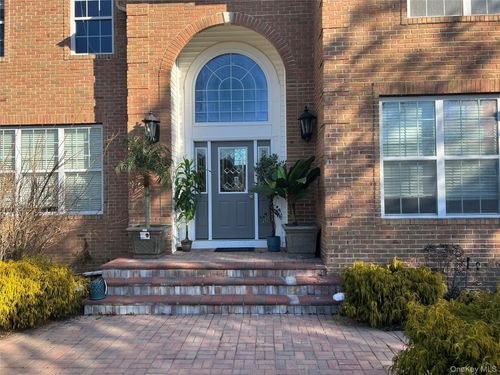 39 Independence Way, Miller Place, NY, 11764-2337 | Card Image