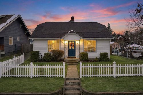 4609 N Lincoln St, Spokane, WA, 99205-1233 | Card Image