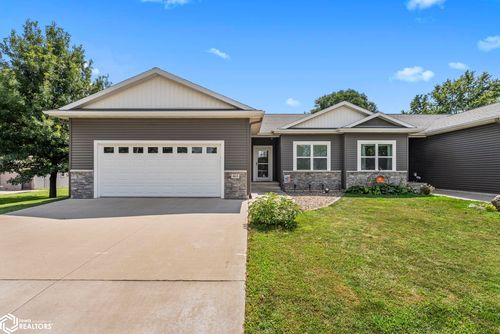 1015 E Adams St, Washington, IA, 52353-1323 | Card Image