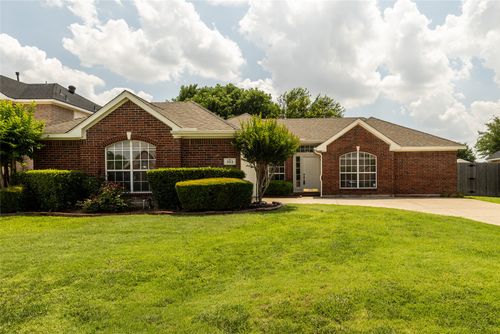 303 Village Trl, Trophy Club, TX, 76262-5109 | Card Image