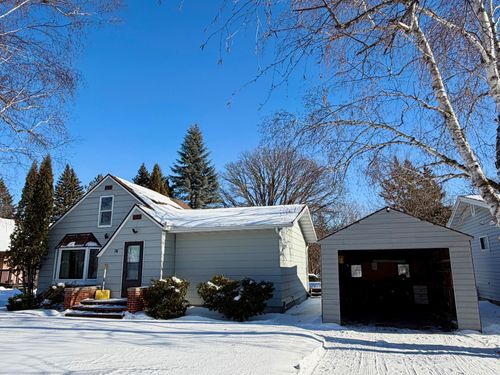 602 Main Ave N, Roseau, MN, 56751-1827 | Card Image