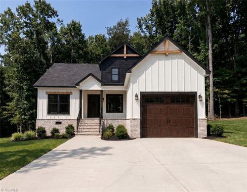 210 Birchwood Ln, Mocksville, NC, 27028-2928 | Card Image