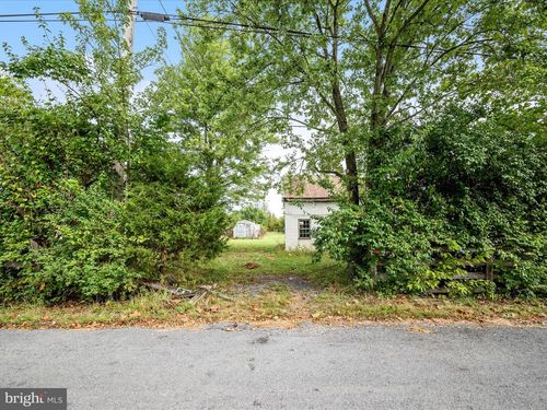 32 Double Tollgate Rd, White Post, VA, 22663-2411 | Card Image