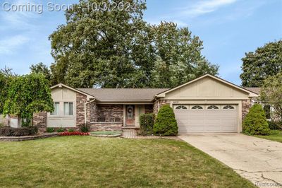 6217 Guilford Drive, Home with 3 bedrooms, 2 bathrooms and null parking in Canton Twp MI | Image 2