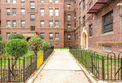 3p-62-64 Saunders St, Rego Park, NY, 11374-1512 | Card Image
