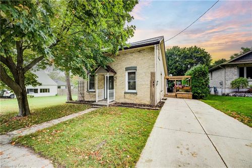 {{alt}} | Card Image