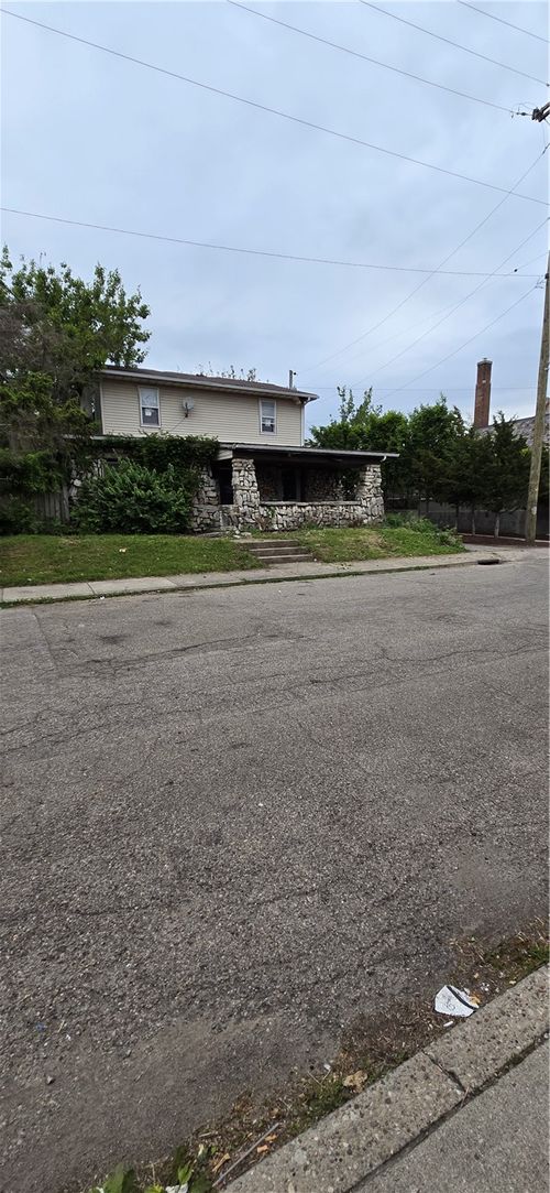 215 Edmund St, Dayton, OH, 45404-1768 | Card Image
