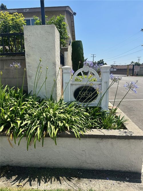48-5950 Imperial Hwy, South Gate, CA, 90280 | Card Image
