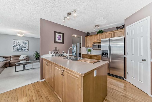 281 Mt Brewster Circle Se, Home with 4 bedrooms, 2 bathrooms and 4 parking in Calgary AB | Image 10