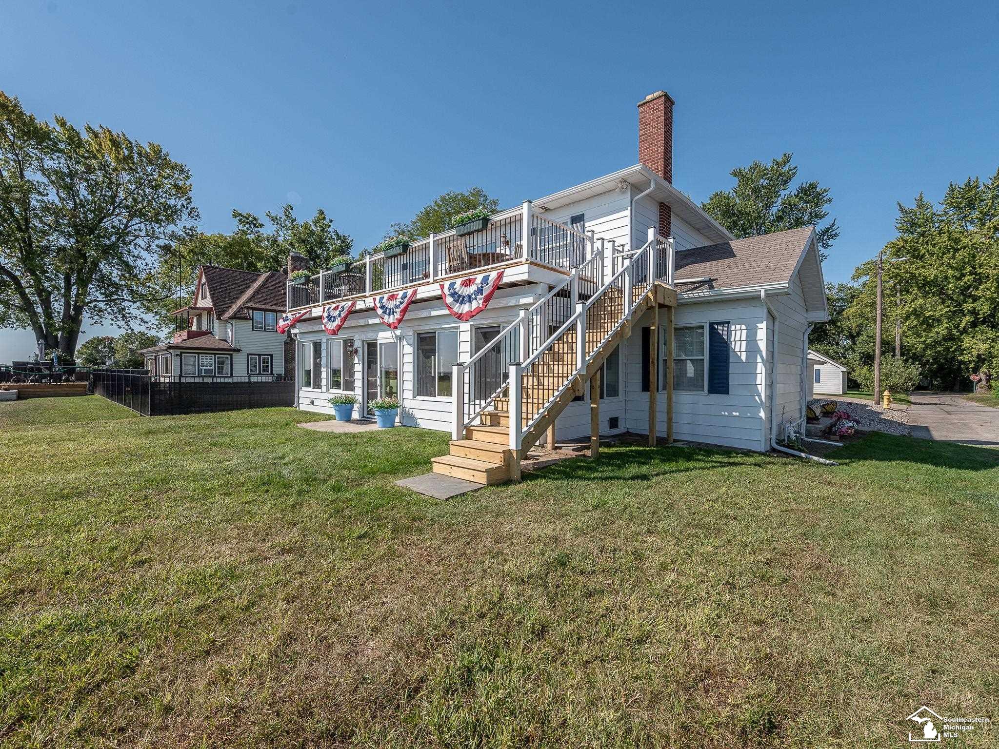 15th St, Luna Pier, MI 48157