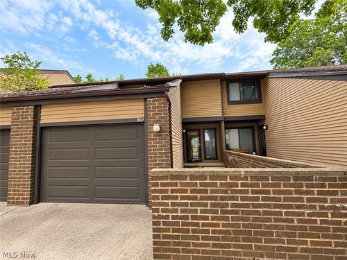 601 Dade Ln, Richmond Heights, OH, 44143-2628 | Card Image