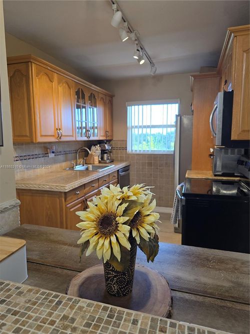 apt-502-4111 Stirling Rd, Davie, FL, 33314-7540 | Card Image
