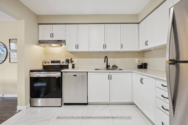 132 Timber Mill Ave, House attached with 3 bedrooms, 2 bathrooms and 1 parking in Whitby ON | Image 12