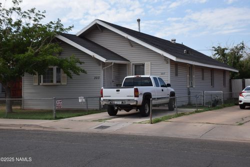 307 W Oak St, Winslow, AZ, 86047-3450 | Card Image