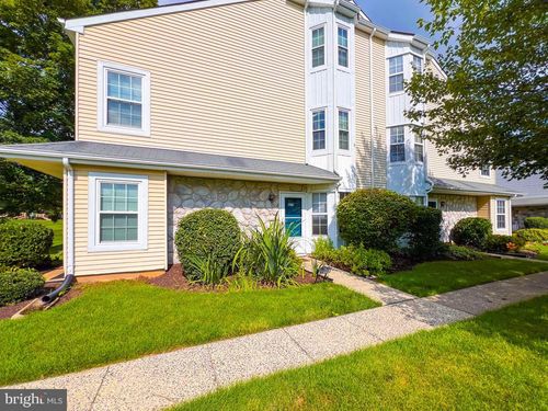 9015 Hopkins Ct, HOLLAND, PA, 18966-5127 | Card Image