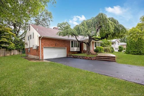 6 Village Dr, Jericho, NY, 11753-2224 | Card Image