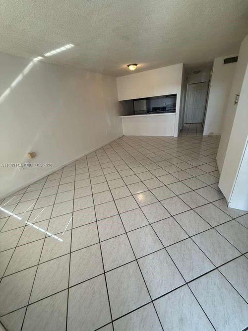 a-218-251 Nw 177th St, Miami Gardens, FL, 33169-4917 | Card Image