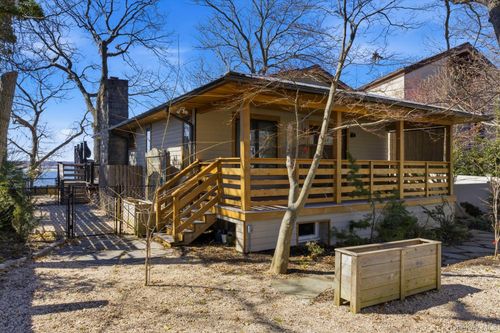 154 Eatons Neck Rd, Northport, NY, 11768-1110 | Card Image