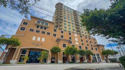 1608-4242 Nw 2nd St, Miami, FL, 33126 | Card Image