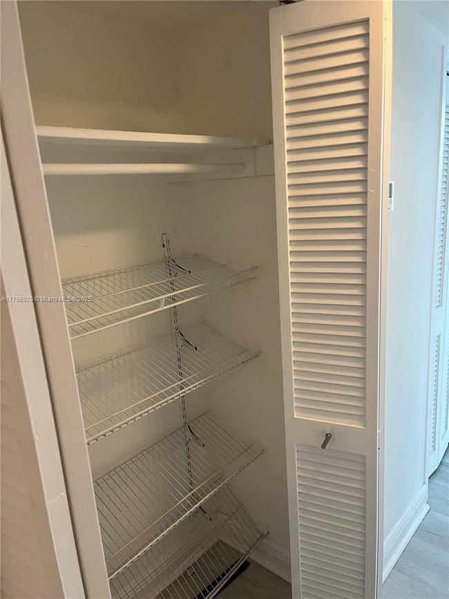 APT-702 - 1000 West Ave, Condo with 2 bedrooms, 2 bathrooms and null parking in Miami Beach FL | Image 21