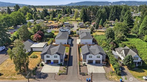 950 Walnut St, Kelso, WA, 98626-2711 | Card Image