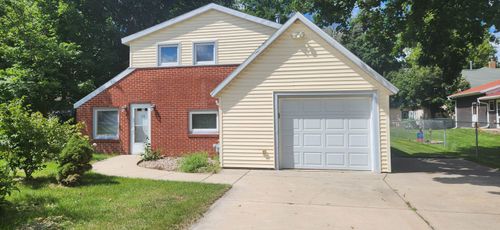 14 N John St, Mazomanie, WI, 53560-9512 | Card Image