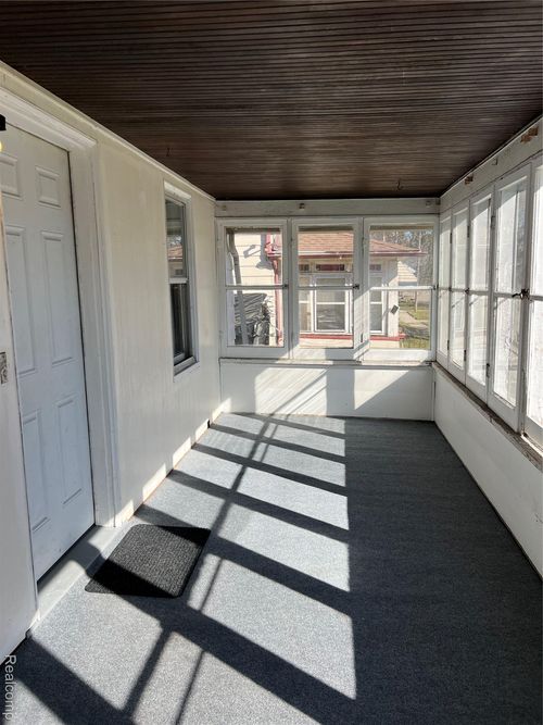 936 Stocker Avenue, Flint, MI, 48503 | Card Image