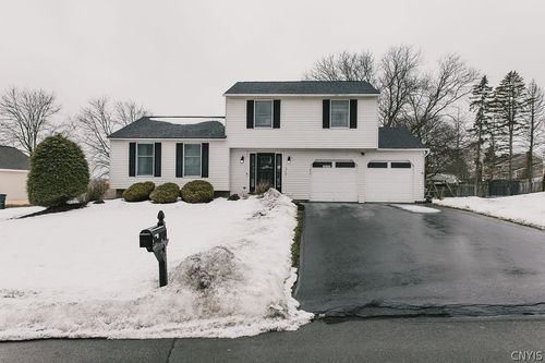 5762 Stonykill Dr, East Syracuse, NY, 13057-3032 | Card Image