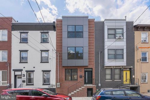 2242 N Howard St, PHILADELPHIA, PA, 19133-3746 | Card Image