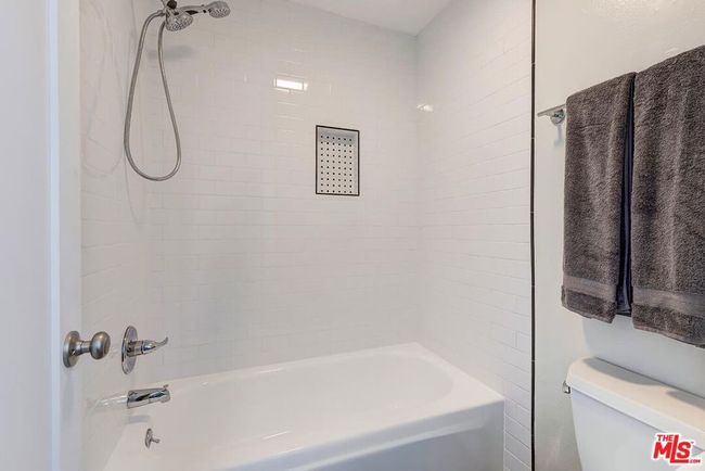 APT-418 - 906 N Doheny Dr, Condo with 1 bedrooms, 1 bathrooms and 1 parking in West Hollywood CA | Image 21